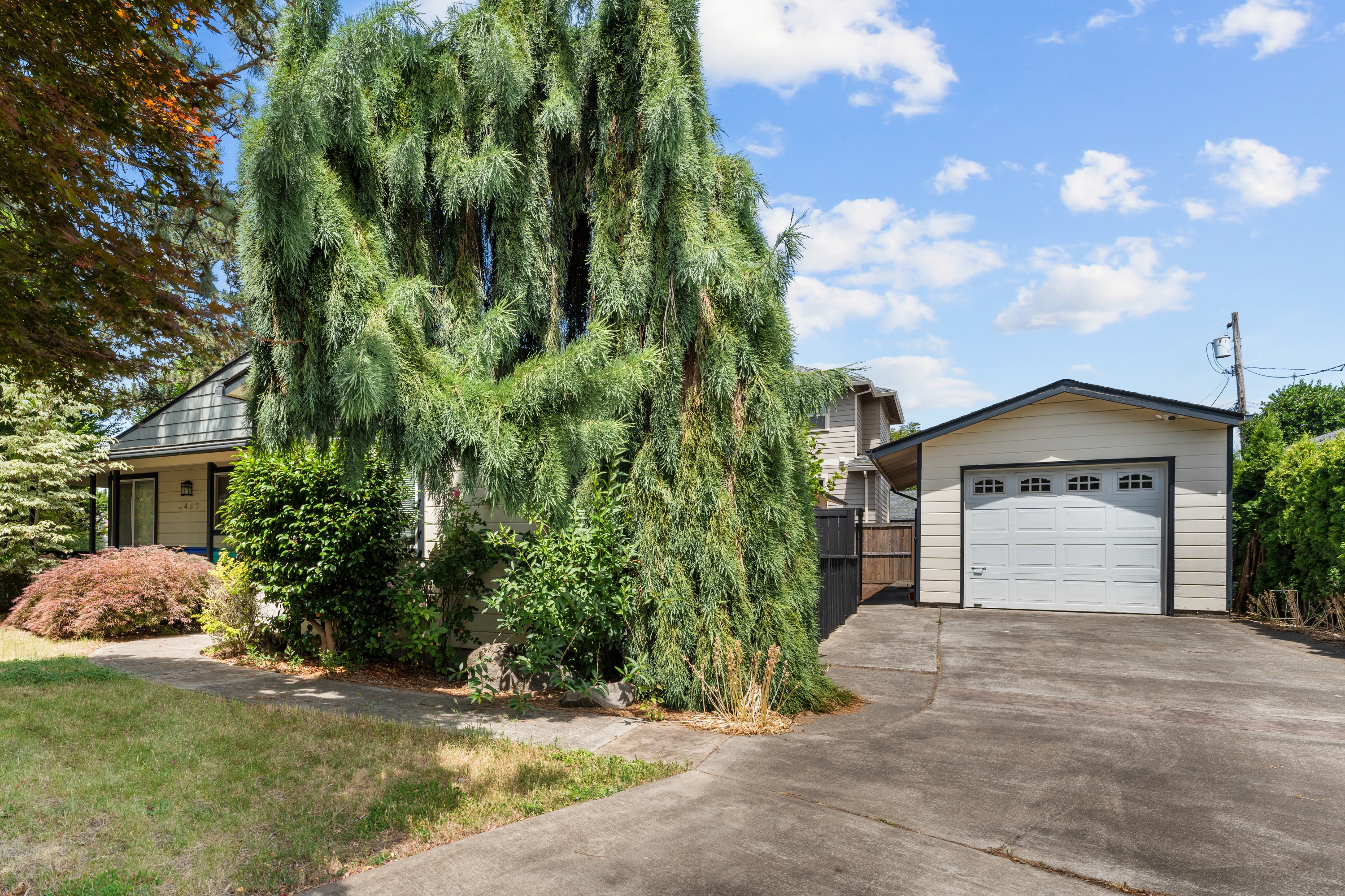 3407 SE Steele Street - B
