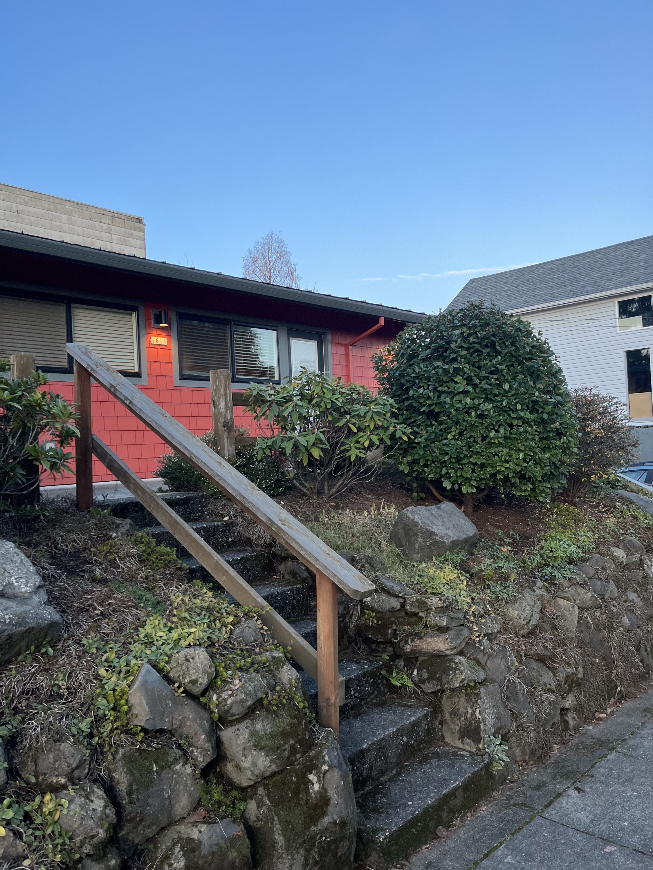 1611 SE Reedway Street - 1