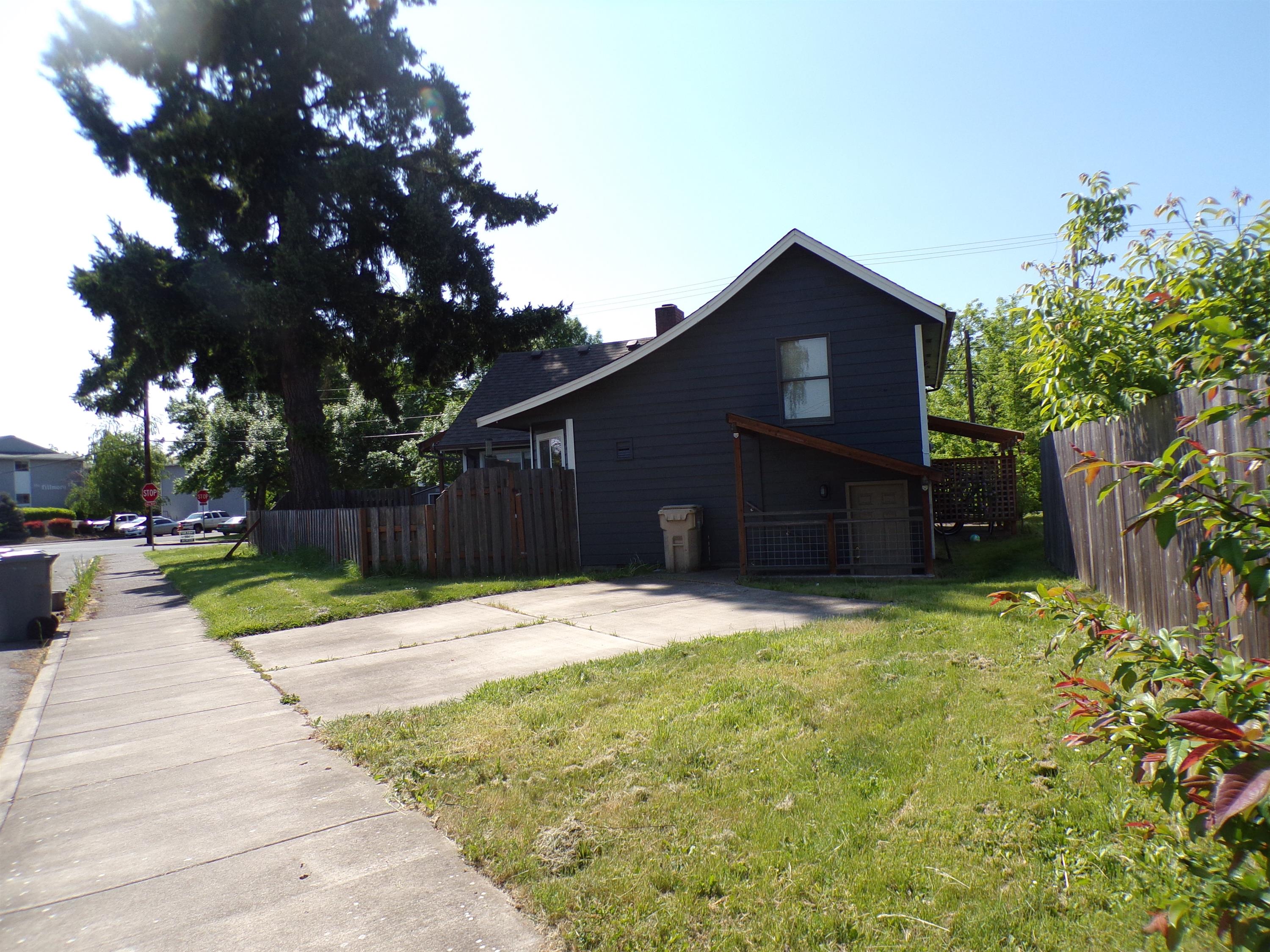 2305 NW Fillmore Avenue - 4
