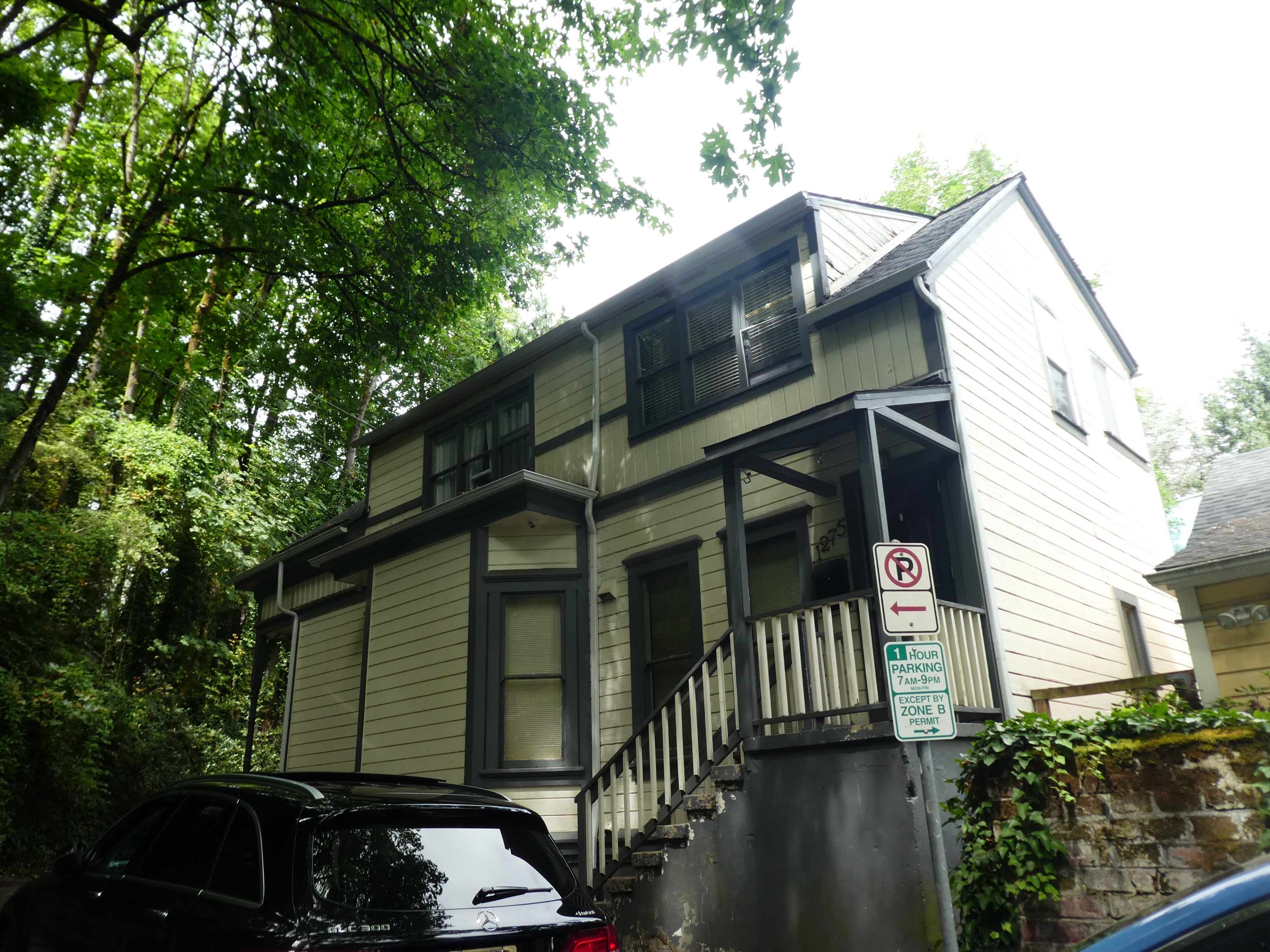 1275 SW College Street - 1